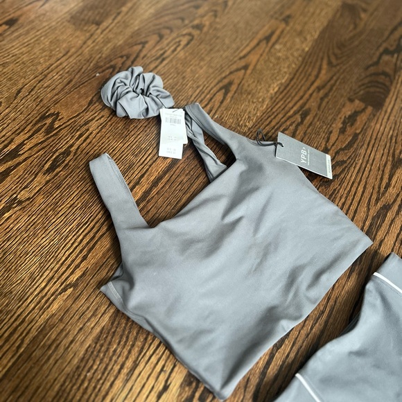 NWT! Tank, Legging, Scrunchie YPB Gray - Picture 3 of 5